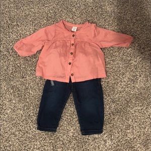 Baby Girl - Old Navy Outfit. Size 3-6m